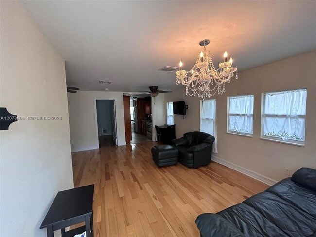 Photo - 413 S K St