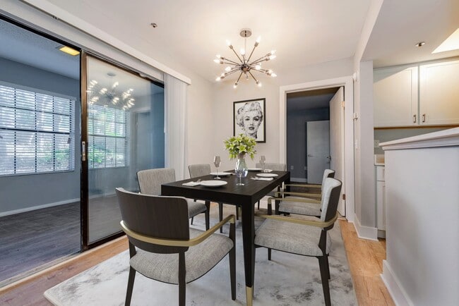 Photo - Woodford Estates Apartments