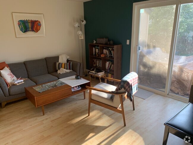 Building Photo - 1582 Fetters Loop Rental