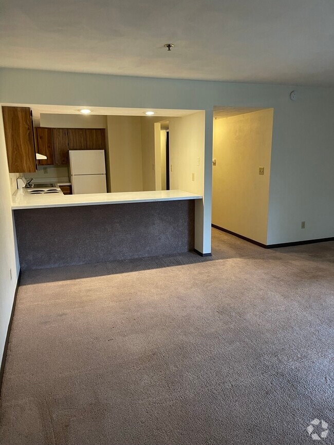 Building Photo - 1510 Northbrook Dr Unit B-11 Rental