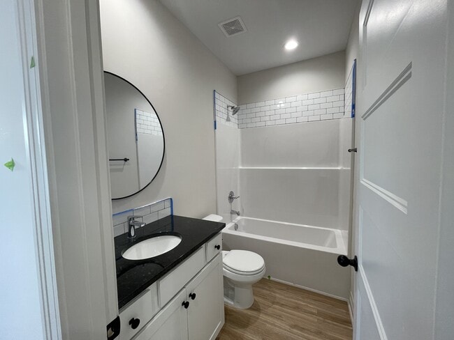 Photo - 1927 Sutton Ct