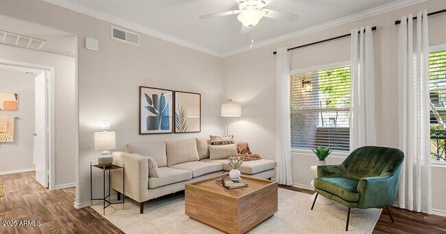 Photo - 1802 W Maryland Ave Unidad B2