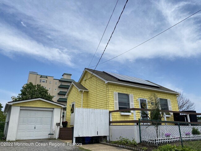 Photo - 67 Joline Ave