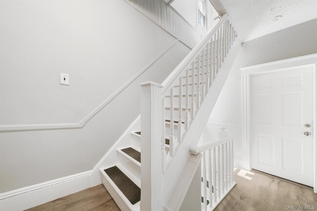 Photo - 17 Lawrence Ave Unidad 2