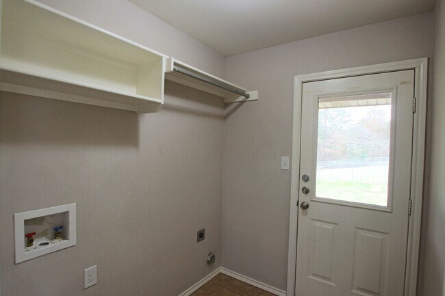 Photo - Mission Ranch- 3 Bedroom Duplex for Rent i... Apartamento Unidad 17110 Sentinel Ln