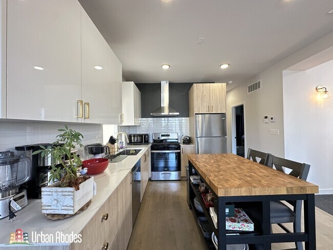 Photo - 908 N California Ave Unit A02C