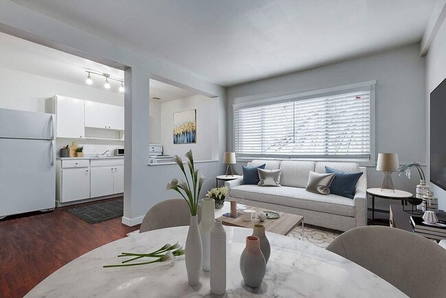 Photo - Casablanca & Casanova Apartments