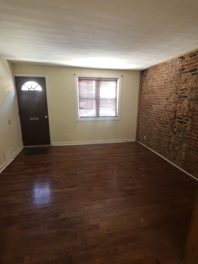Photo - Well-maintained Passyunk Square 2 Bedroom Home! W/D! Yard!