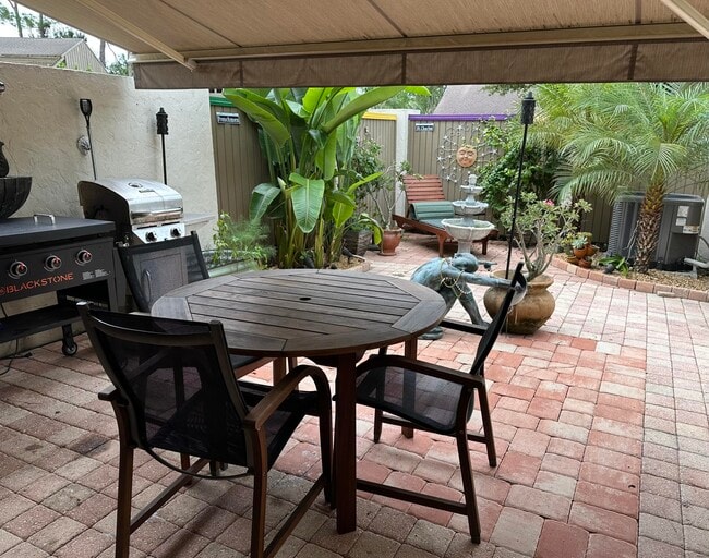 Photo - 319 Wood Dale Dr