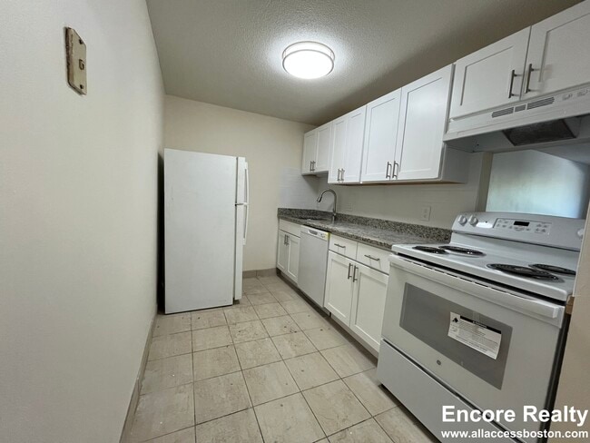 Building Photo - 66 Homer Ave Unit 202