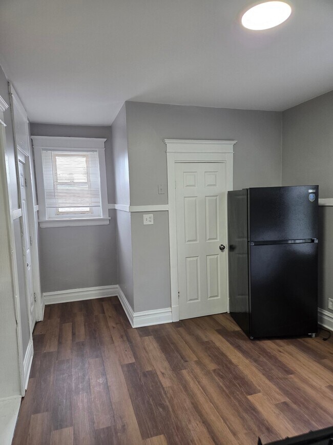 Photo - 1843 W 54th St Unit 3W