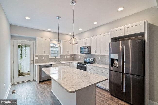 Building Photo - Gorgeous and Modern 3 Bedroom in Conshohocken Rental