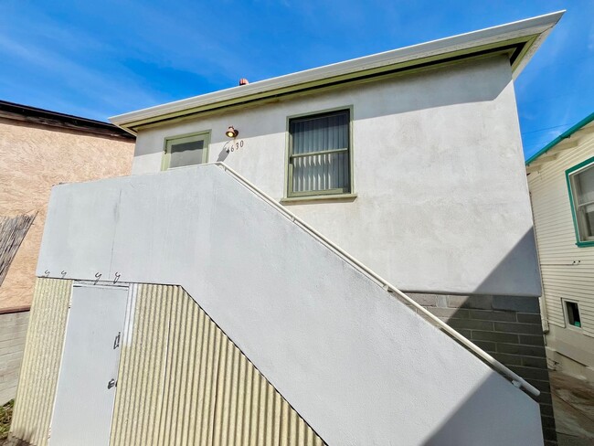 Photo - 4626-4630 Newport Ave Unidad 4630