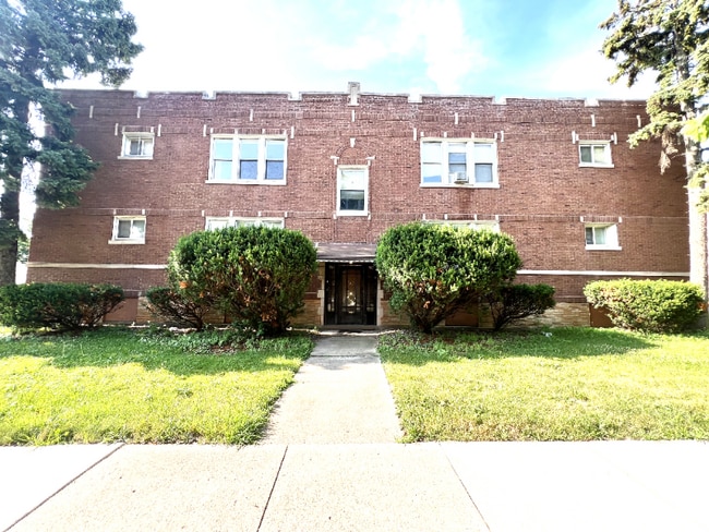 Building Photo - 915 W 95th St Rental