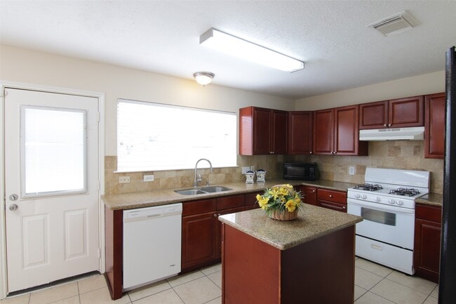 Photo - 16938 Watering Oaks Ln