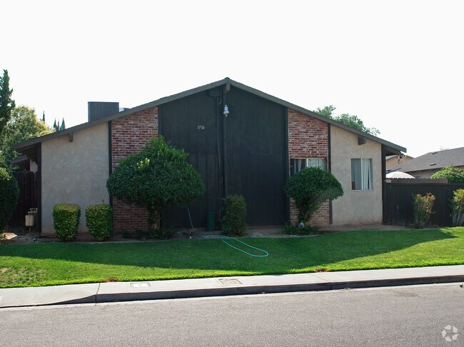 Brooks Villa Apartments