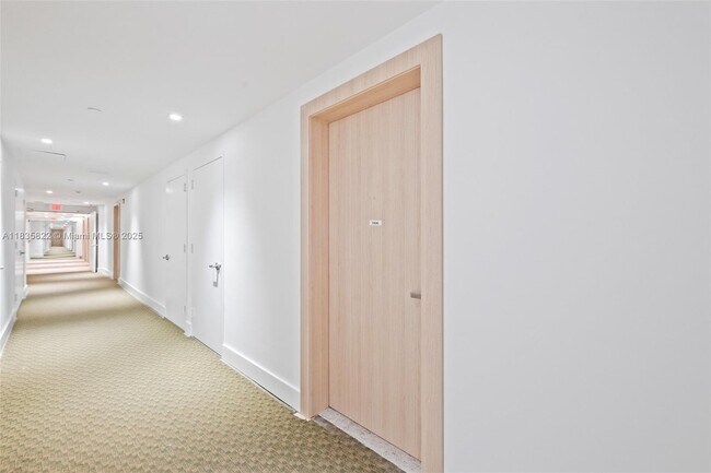 Photo - 90 SW 3rd St Unidad 2406