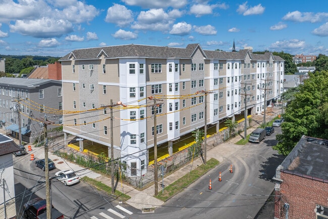 67-71 Minerva St Derby, CT 06418-1805