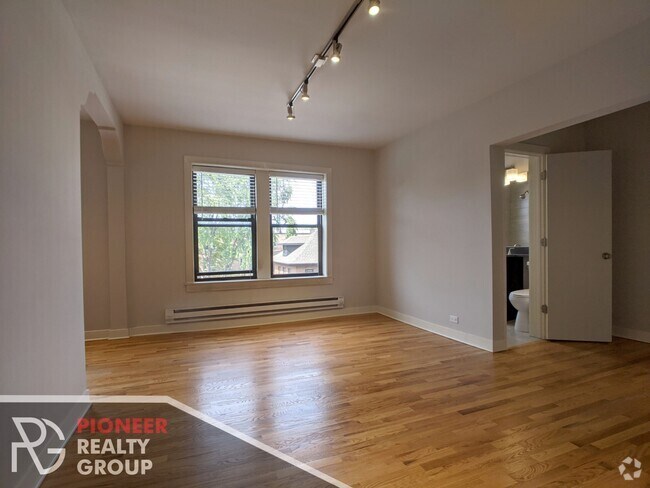 Building Photo - 2430 N Kedzie Blvd Rental