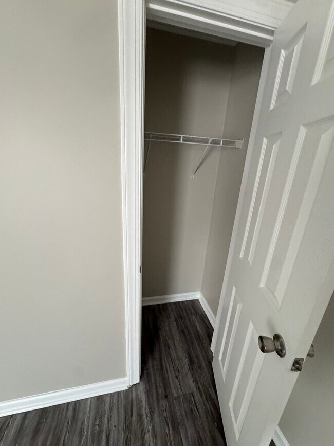 Photo - 207 New Petersburg Dr Unidad B