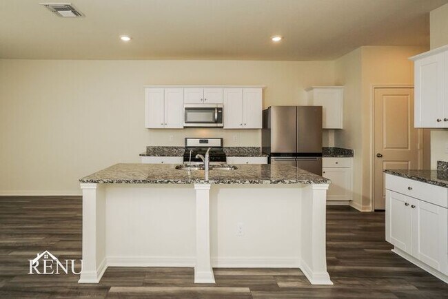 Photo - 5258 Dawn Break