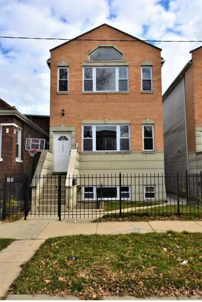 Building Photo - 7257 S May St