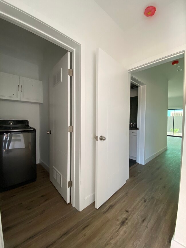 Photo - 4574 Oakwood Ave Unit 4570