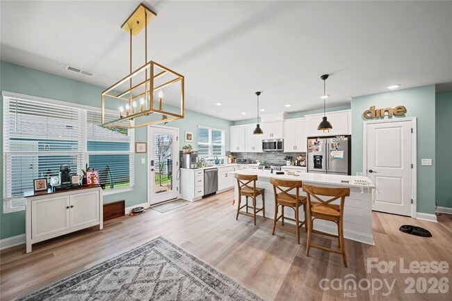10037 Mamillion Dr