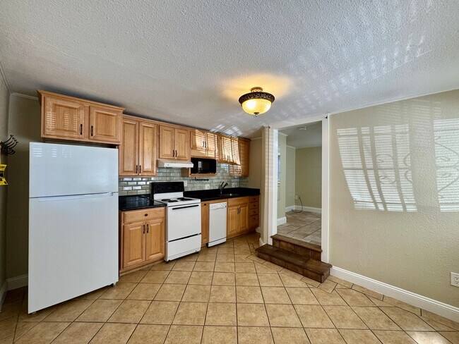Photo - 519 13th St Unit 51913th #B