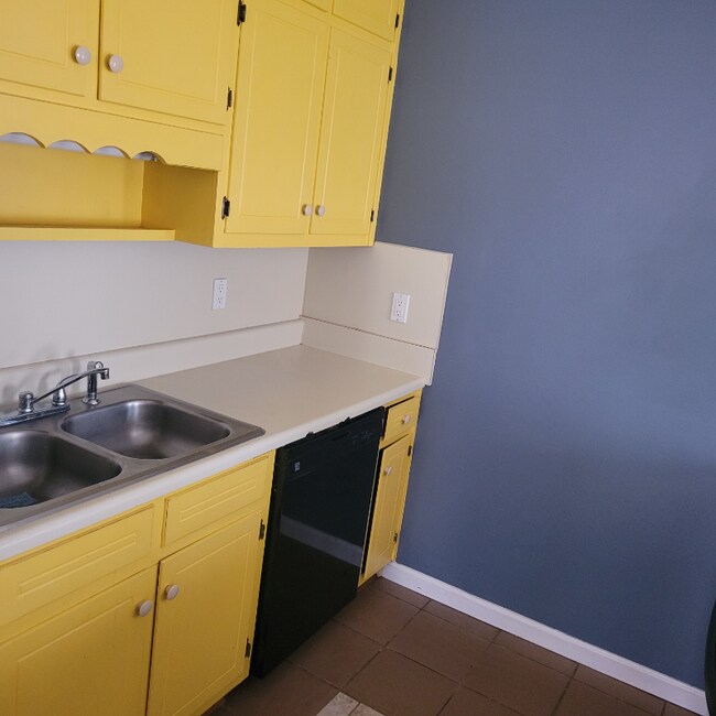 Photo - 1625 Riverside Trail NE