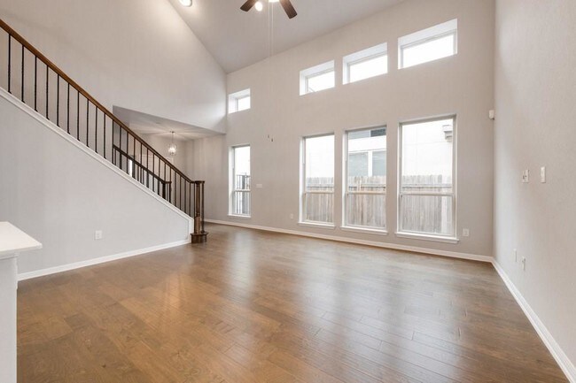 Photo - 3240 E Whitestone Blvd