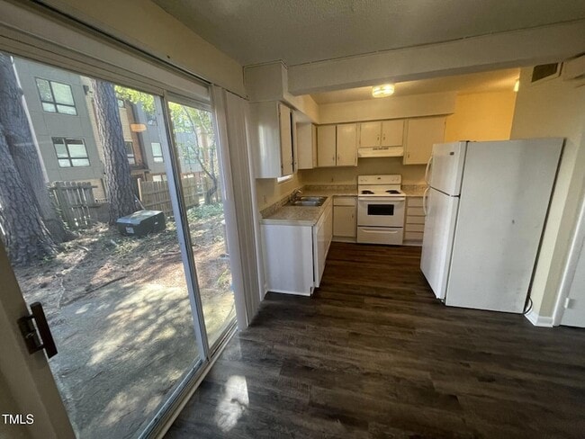 Photo - 120 Byrum St