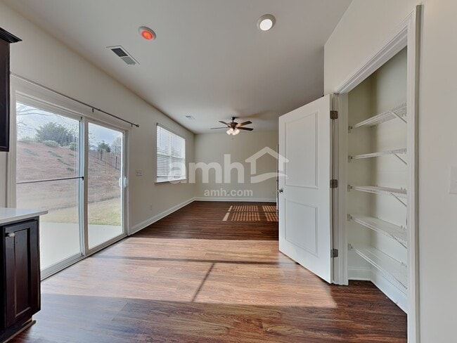 Photo - 2011 St Joseph Dr