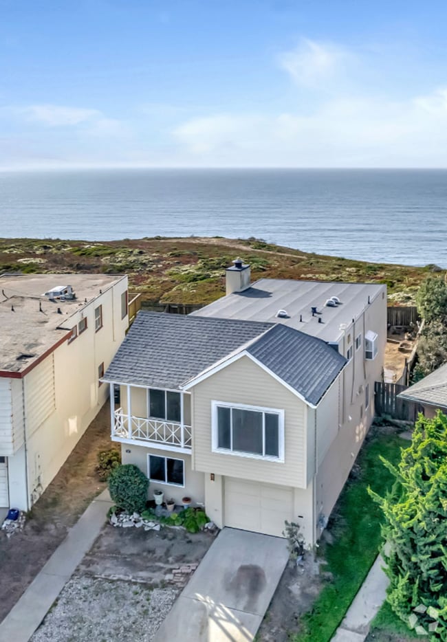 Building Photo - FANTASTIC CALIFORNIA COASTAL DREAM! 5 Bed/... Rental