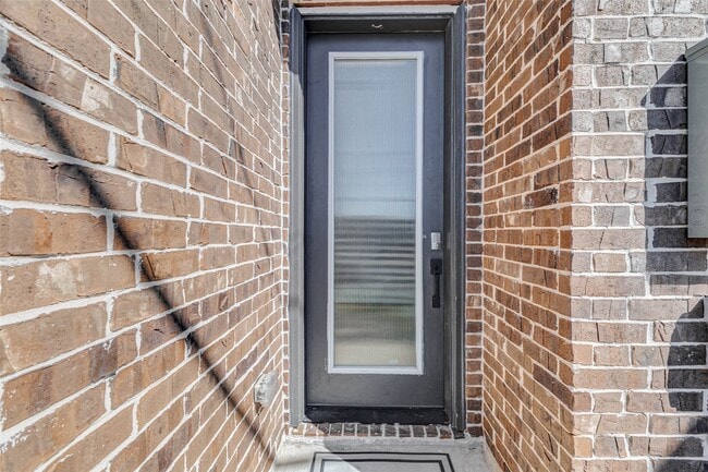 Photo - 334 Eastwood St