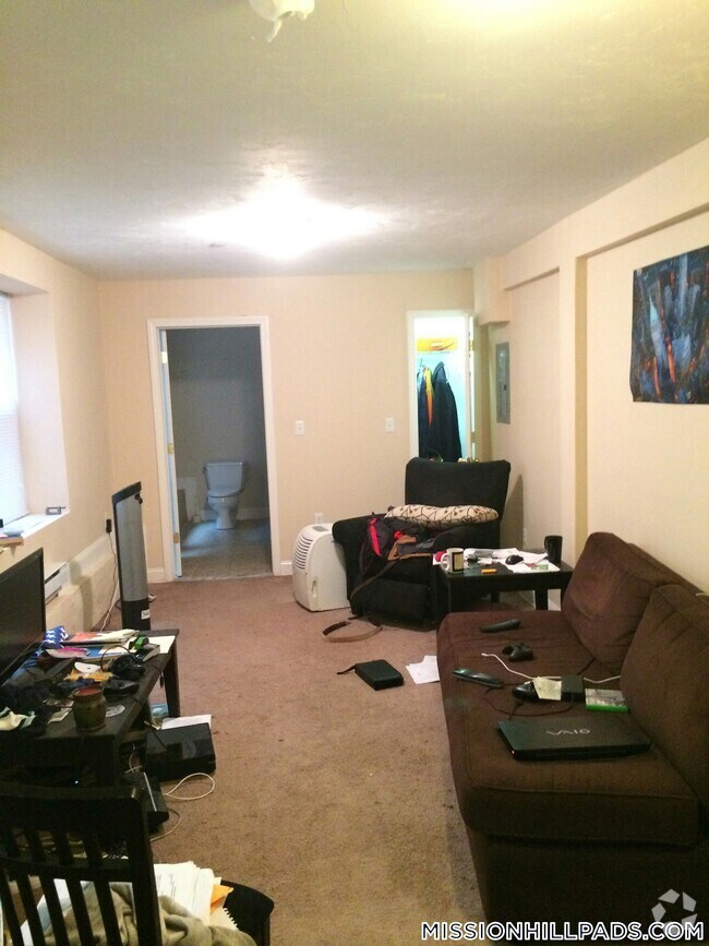 Building Photo - 881 Huntington Ave Rental