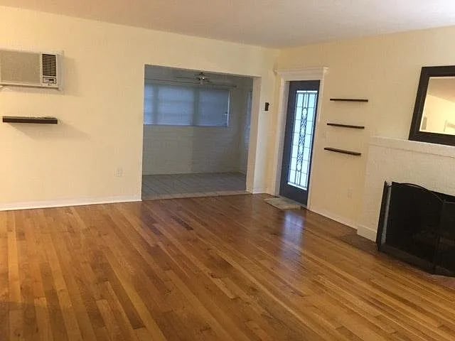 Photo - 500 Mendoza Ave