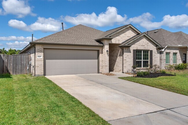 Photo - 323 Jewett Meadow Dr