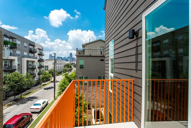 The Flats at 3981 Roseland
