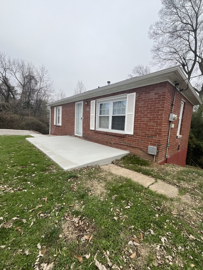 Photo - 114 Moffett Ave