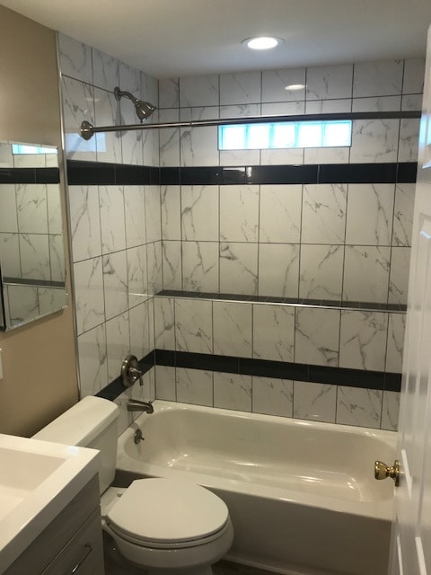 Full Downstairs Bathroom - 230 Grant Dr