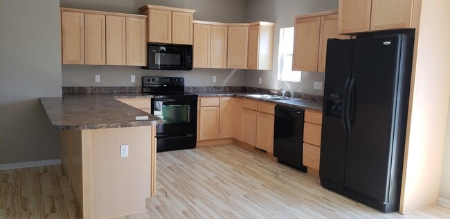 Photo - 301 SE 11th St