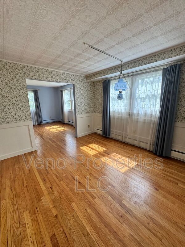 Photo - 23 Glenwood Dr