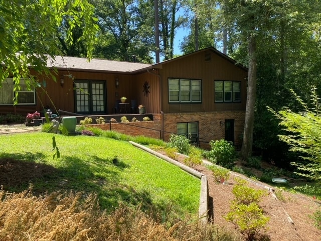 Front of House w/lower Apt - 862 Forest Ridge Dr W Unit Downstairs Apt.