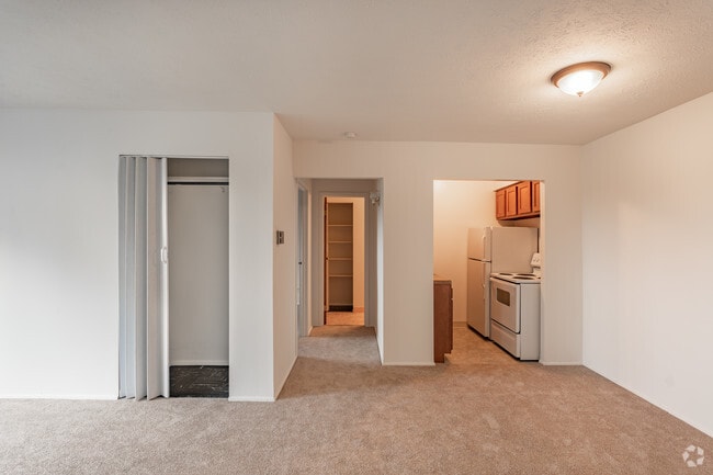 1HAB/1BA - 560 ft² - Park Tower Apartments