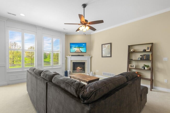 Photo - 5611 Abercorn Dr