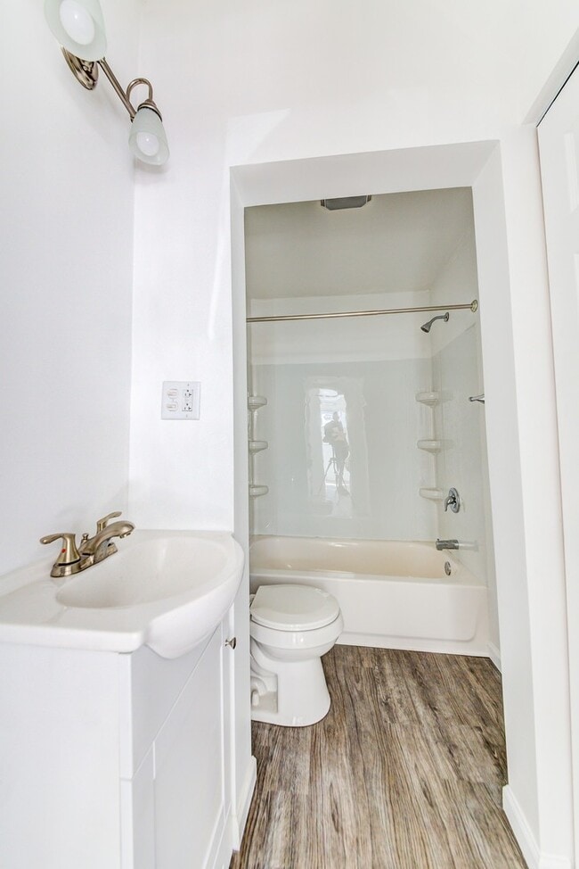 Photo - 919 Lillian St