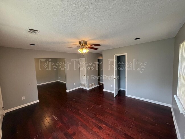 Photo - 1375 Adelaide St