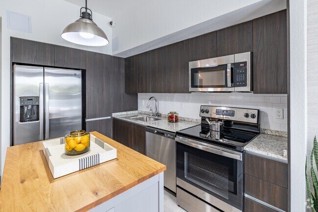 1BD, 1BA - 612SF - Kitchen