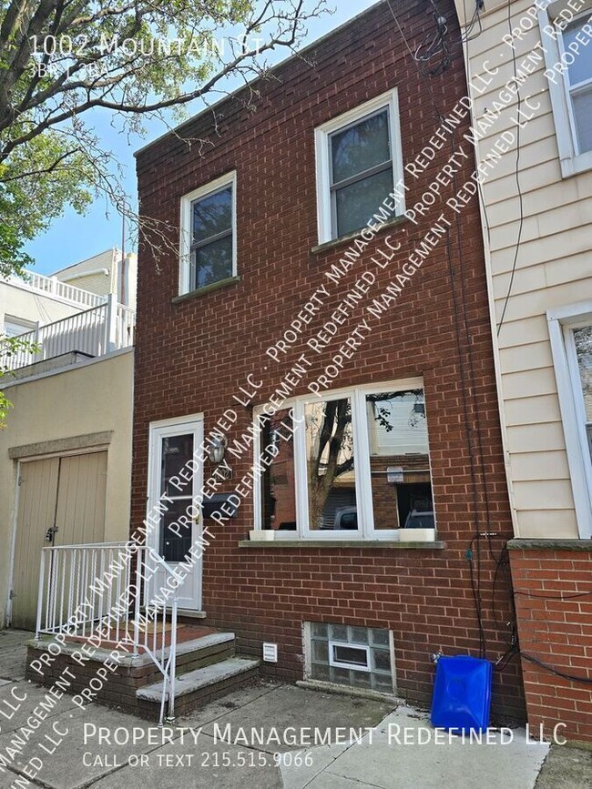 Photo - 1002 Mountain St Apartment
